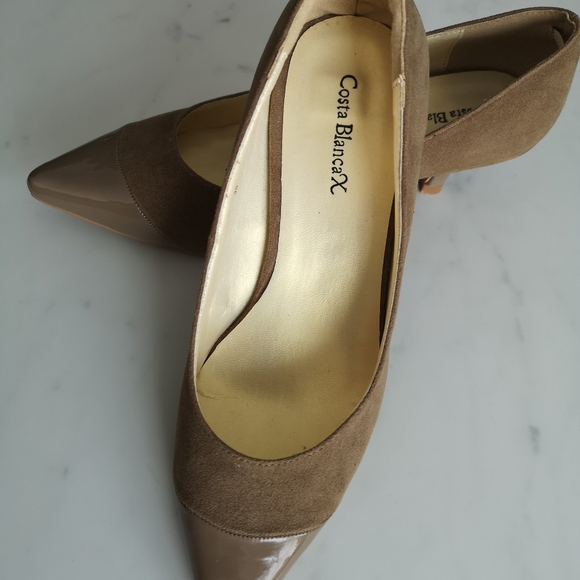 Ladies heels Size 35 (heels 2 1/4") - Picture 2 of 6